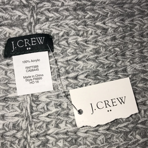 NWT J. Crew circle knit scarf OSFM - Picture 4 of 7